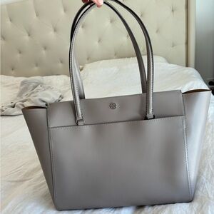 Gently used Tory Burch large purse in grey - perfect for work